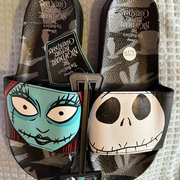 Men’s Disney The Nightmare Before Christmas Slides. Jack and Sally. - Picture 8 of 11